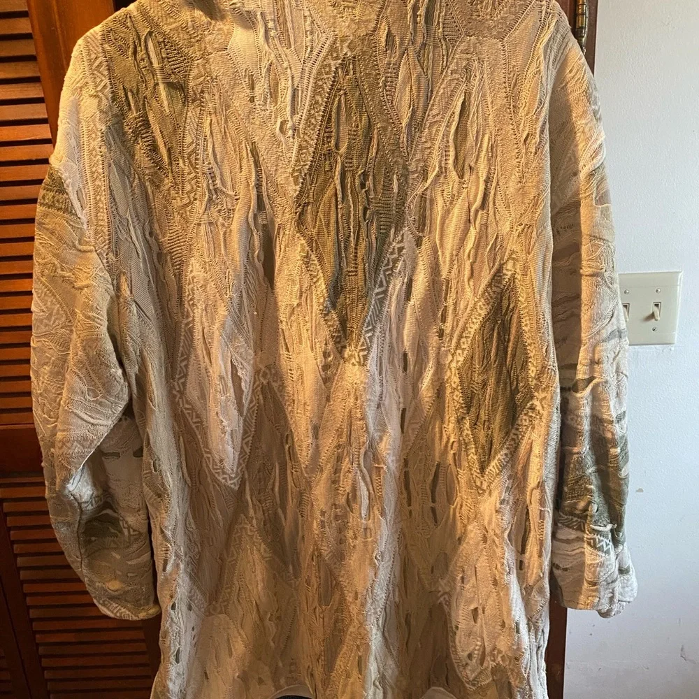 COOGI Women's Textured Knit Jacket in Cream and Beige tones. Vintage 90s. - Picture 2 of 3